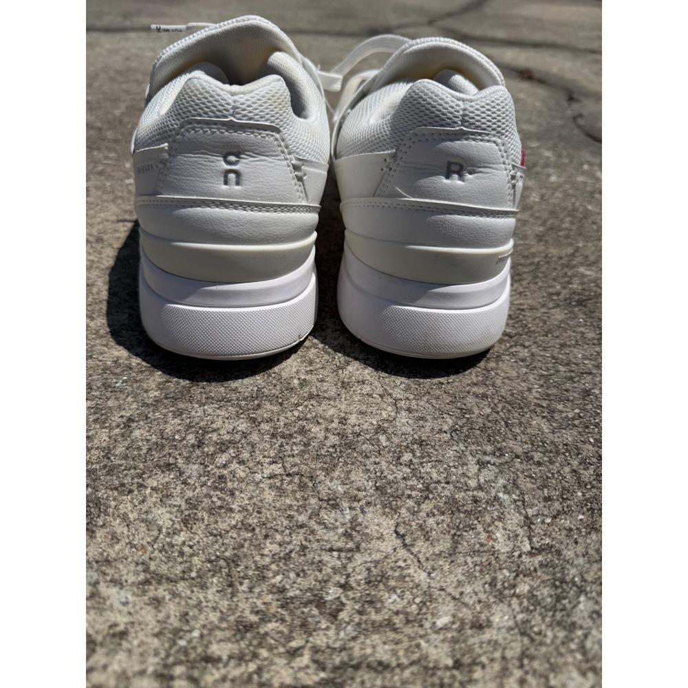On Running THE ROGER Advantage Mens White Sneakers 3MD10640108 Size 12